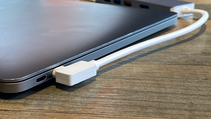 終於有 10Gbps 的 USB-C hub！開箱手上第一支 j5create JCD375 USB3.2 Gen2