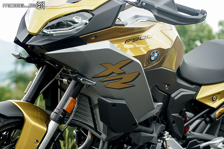 BMW Motorrad F 900 R & F 900 XR 試駕 性格難以捉摸的德國風紳士