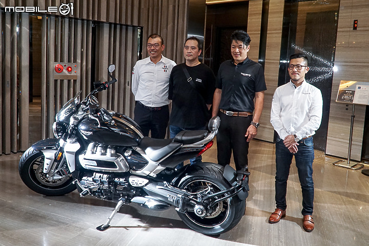 【採訪】傳奇火箭升空！性能巡航 Triumph ROCKET III GT 火箭三號正式飛抵台灣！