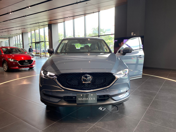 CX-5獻定版,展間新色極境灰分享