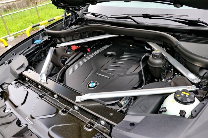 七人座旗艦休旅報到! BMW X7 xDrive40i試駕