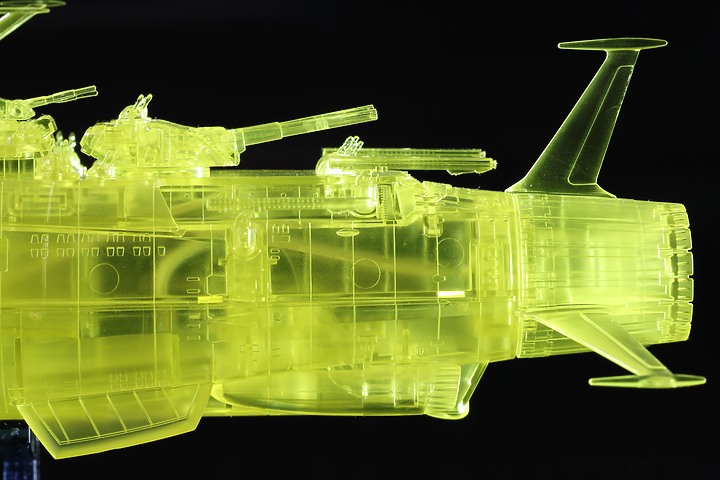 點我看大圖 老花眼別挑戰!萬代 宇宙戰艦大和號2202 1/1000 YAMATO 大和號 最終決戰仕樣 高次元透明版 超傷眼啊@@ 附上0619完成棚拍圖解喔