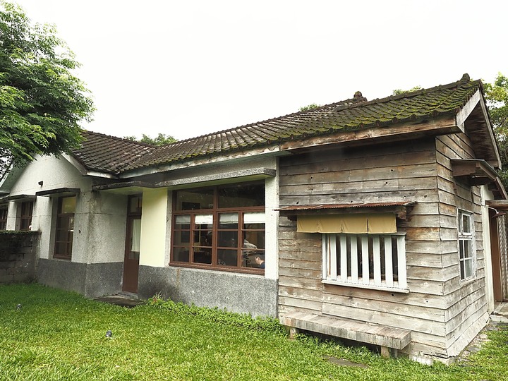 花蓮 富源車站|拔仔庄常民文化館、大農大富平地森林園區、光復車站、翁游韭菜臭豆腐、廖快菸樓|大榮國小教師宿舍|林田警察官吏派出所及舊林田派出所、森山舍咖啡、新城(太魯閣)車站、崇德車站—梅雨季中的花蓮旅行,第四部