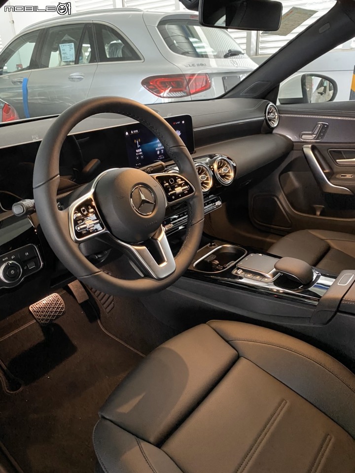 【開箱】20/20 CLA 200 Shooting Brake X118 白色