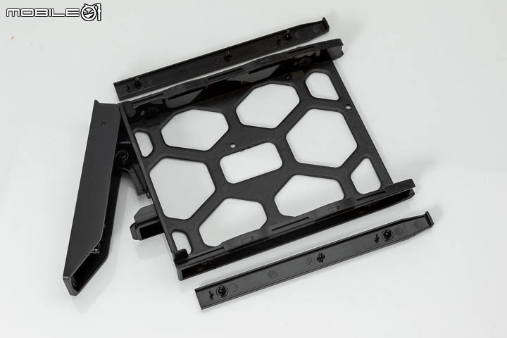 Synology 四款新 NAS 開箱+ DS920+ 長期測試 建立完整私有雲端的穩定選擇