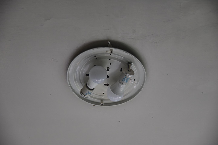開箱 LED 20W星鑽吸頂燈 LED燈泡 ... 小宅小改造 旭光 輕鬆升級家中照明