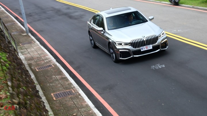 應該是近幾年老闆們買車的最佳選擇!BMW 730i Edition M試駕