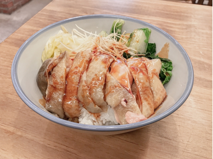 平價軟嫩的舒肥雞肉飯，信義區永吉市場！