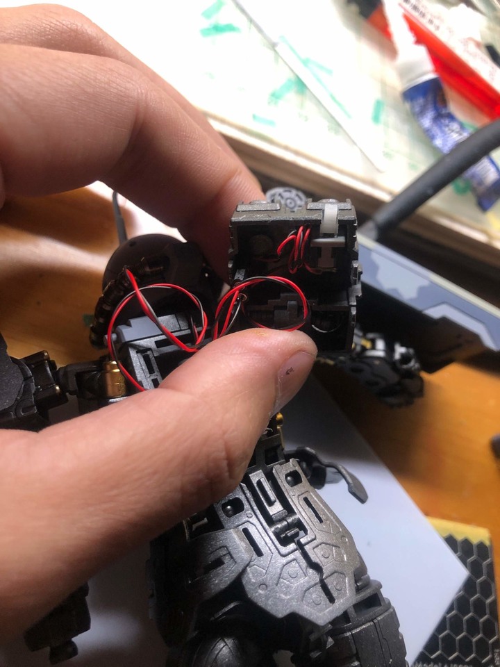 【作品分享】MG. MS-06 ZAKUII 迷彩薩克戰爭機器