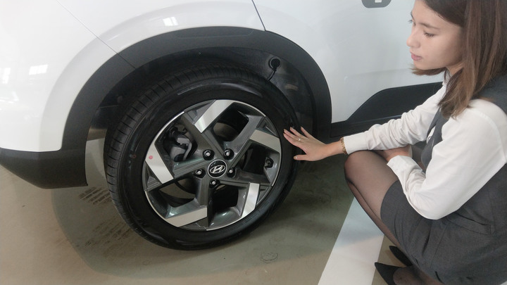 《Hyundai Venue VIP預賞會》首日搶先賞車！圖多~~