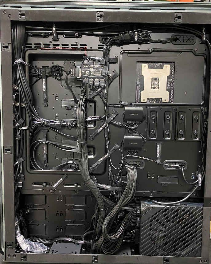 不能告訴另外一半價格的水冷電腦主機組裝