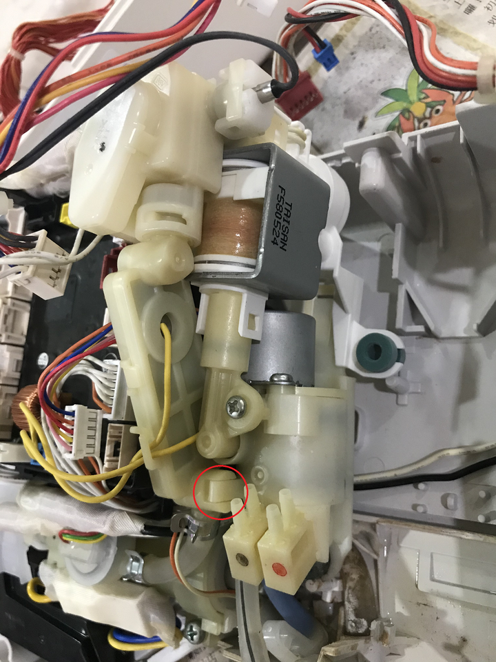 TOTO TCF4711 TCF4831 噴水功能故障 自行拆機更換維修
