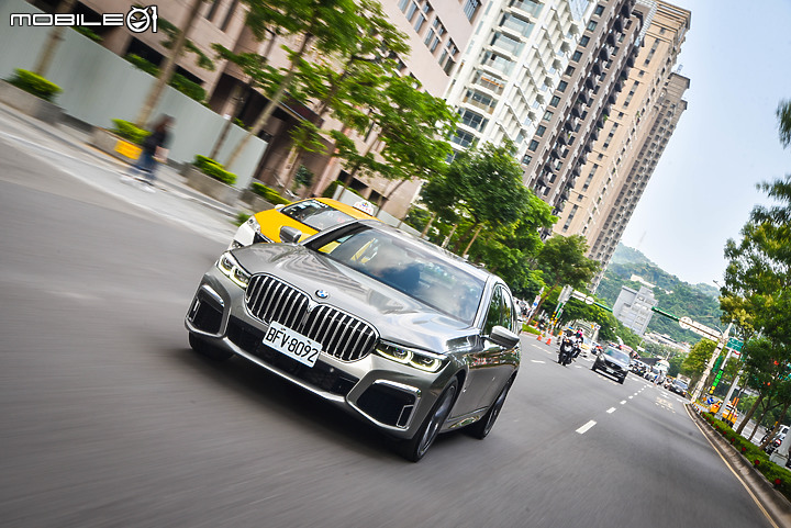 BMW 730i Edition M 試駕 毫無懸念的自駕表率！