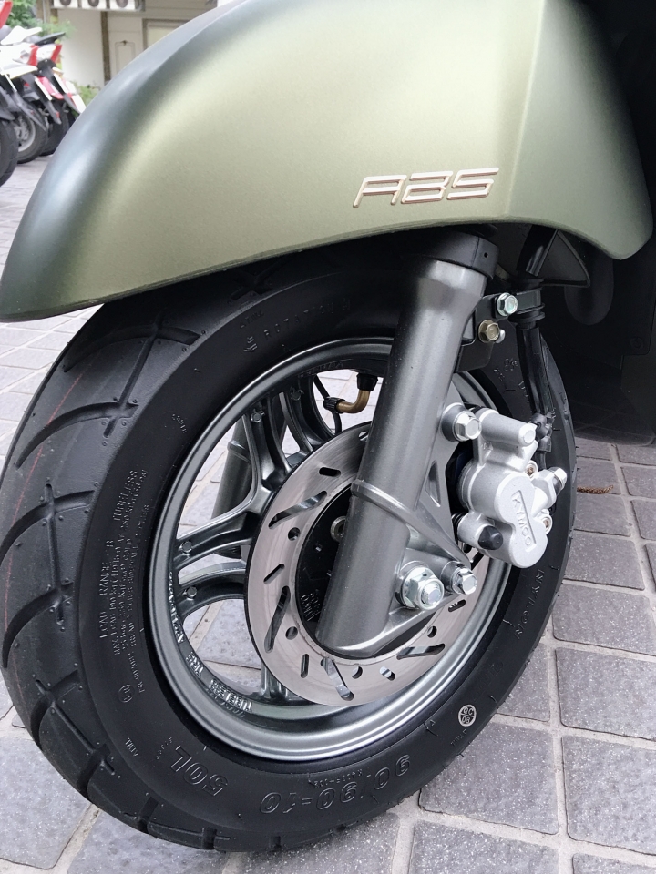 六期 NEW MANY 125 ABS版可裝3.50-10輪胎嗎？