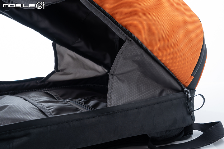 UAG 全新耐衝擊系列電腦包/後背包試用分享｜軍規防護與豐富機能並行！