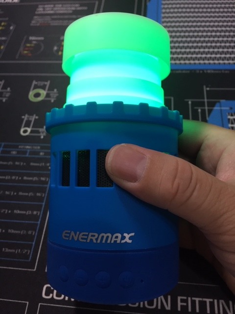 ENERMAX Pharoslite EAS05 法老燈七合一功能藍芽喇叭