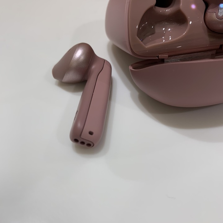 [首開!!!]JBL Tune 220TWS 真無線藍芽耳機開箱~
