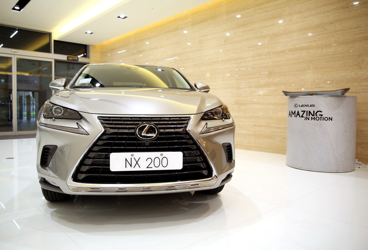 點我看大圖 IS300h車齡五年半里程11萬km,分享IS300h五年十一萬公里車子日常保養及輪胎使用心得,輕度改裝,除車內異音,冷氣異味處理等相關經驗