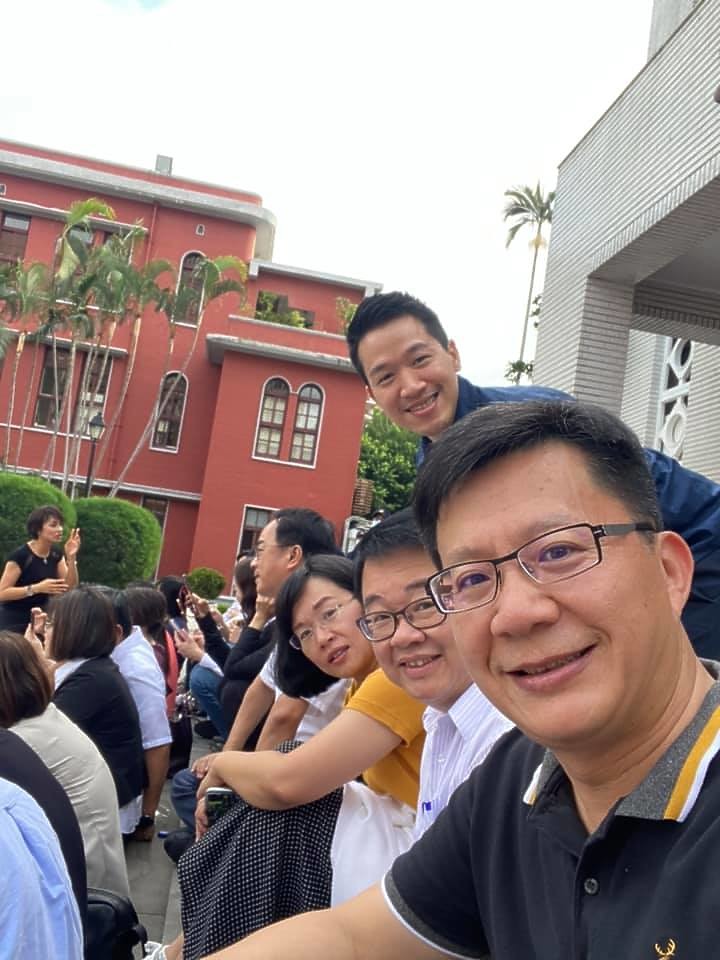 綠委24小時排班夜宿立院 清晨吃到蔡英文送的早餐直呼感動