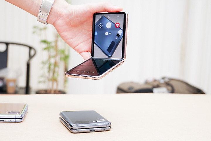 低調霧面裡有強大處理器的 5G Galaxy Z Flip 新色動眼看(新增台灣上市資訊)
