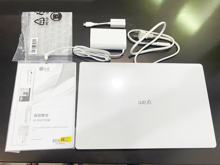 換新筆電 LG 14Z90N 開箱