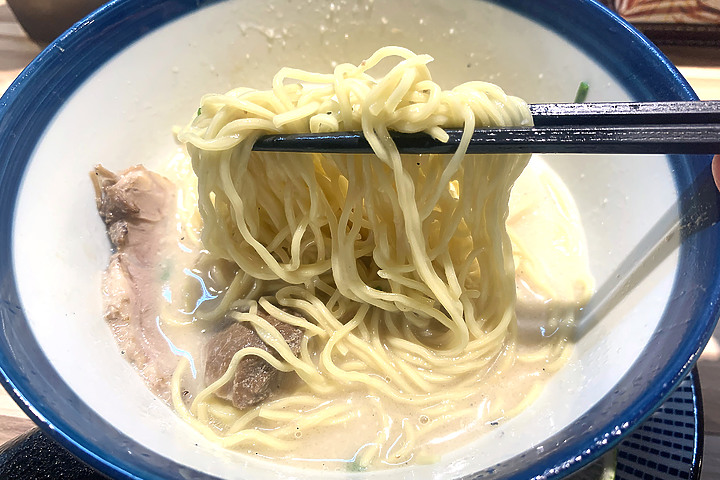 新竹．吃飽飽｜Hiro's らぁ麵 Kitchen 竹北店｜濃湯等級豚骨湯頭