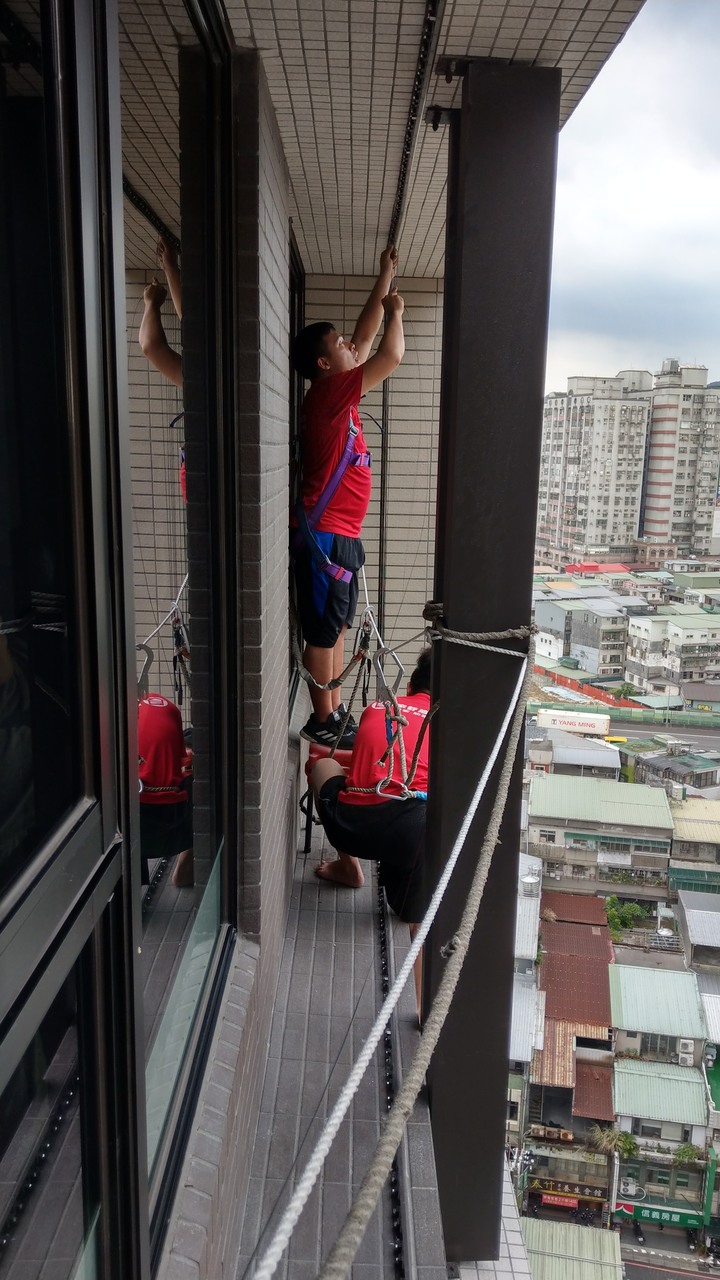 汐止某新建案新房 – 大樓必備之隱形鐵窗開箱分享