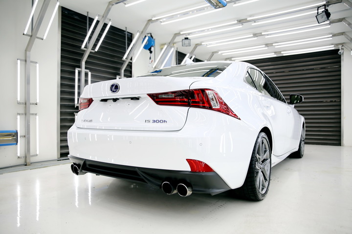 點我看大圖 IS300h車齡五年半里程11萬km,分享IS300h五年十一萬公里車子日常保養及輪胎使用心得,輕度改裝,除車內異音,冷氣異味處理等相關經驗