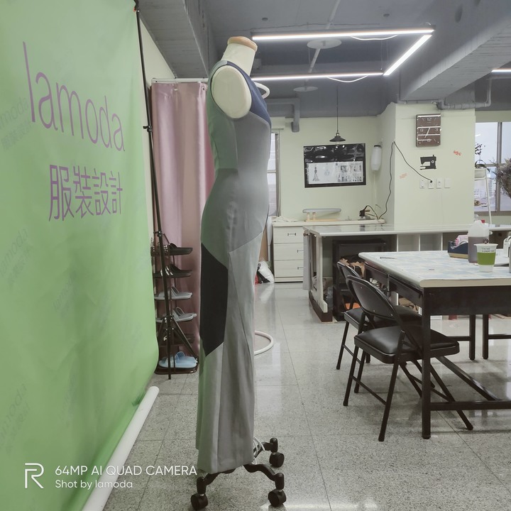 [服裝設計知識]-認識不對稱的服裝設計 穿出專屬的個性時尚