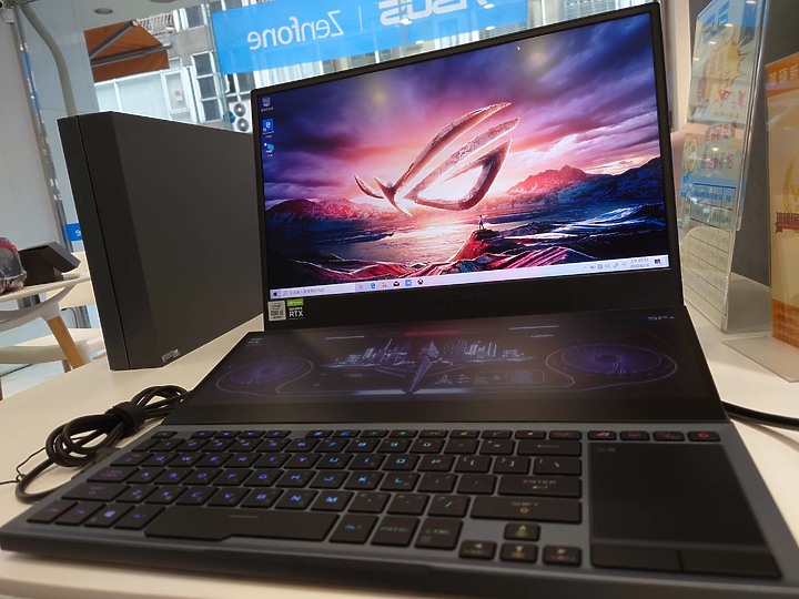 ASUS ROG Zephyrus Duo 15 極度不專業開箱分享~