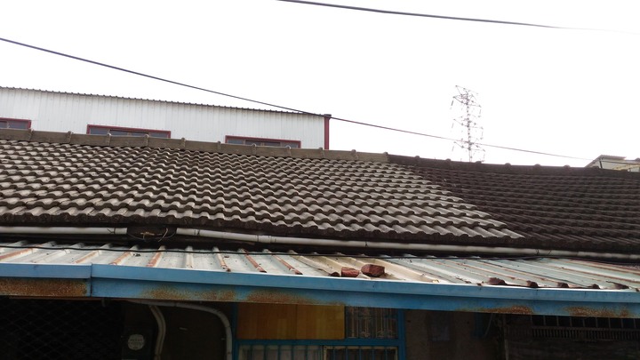 關於斜式磚瓦屋頂防漏水DIY建議是要用那種施工方式～