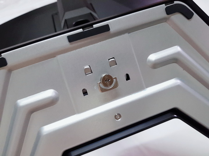 GIGABYTE G32QC 165Hz 曲面電競螢幕!天下武功,唯快不破!