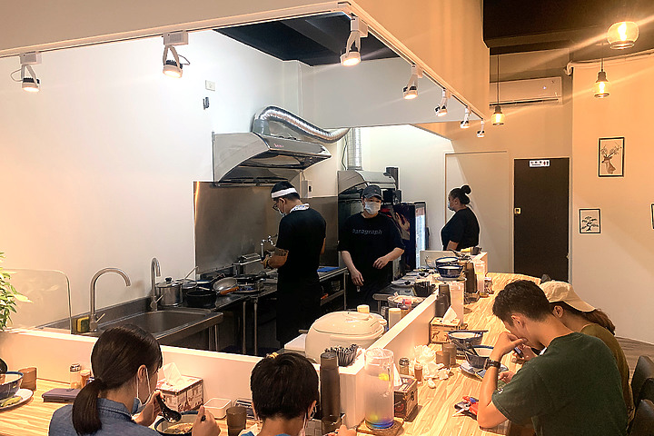 新竹．吃飽飽｜Hiro's らぁ麵 Kitchen 竹北店｜濃湯等級豚骨湯頭