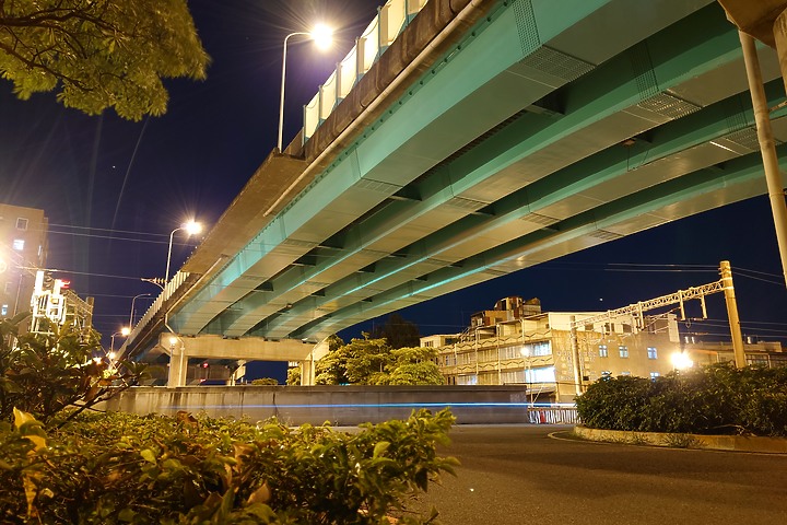 點我看大圖 持續進化的 _ Xperia 1 II