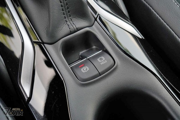 頭文字「C」Toyota Corolla Sport 旗艦版試駕~~那個c 有點帥