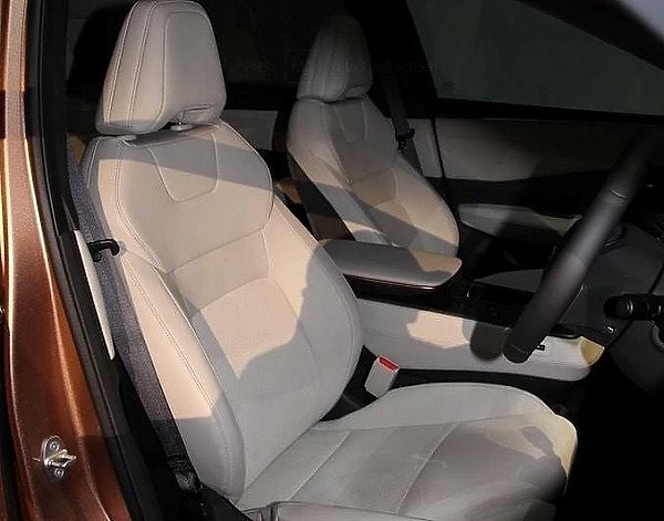 【快訊】Nissan Ariya EV 量產車型 完整洩漏