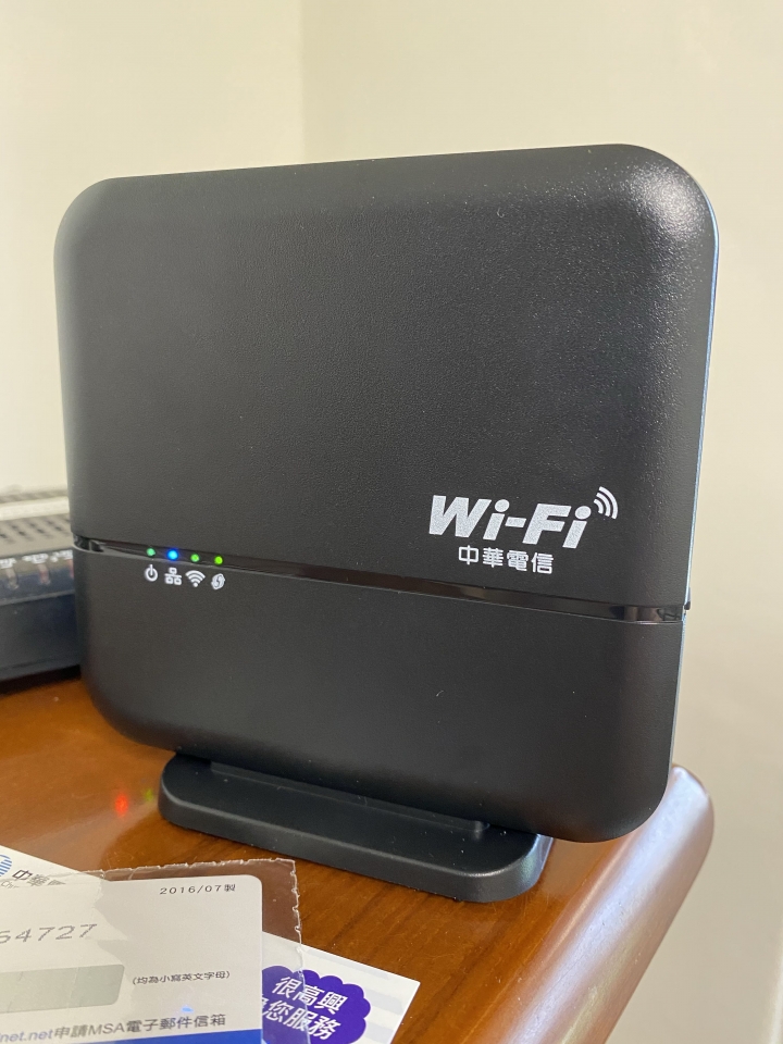 今天到貨了ASUS AX XT8 三頻mesh