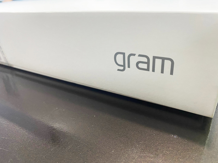 換新筆電 LG 14Z90N 開箱