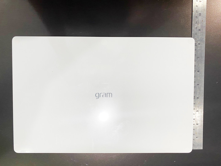 換新筆電 LG 14Z90N 開箱
