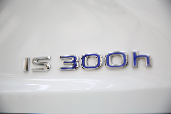 點我看大圖 IS300h車齡五年半里程11萬km,分享IS300h五年十一萬公里車子日常保養及輪胎使用心得,輕度改裝,除車內異音,冷氣異味處理等相關經驗