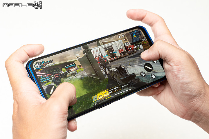 Lenovo Legion Phone Duel開箱速覽 規格同樣到頂、中置設計夠噱頭