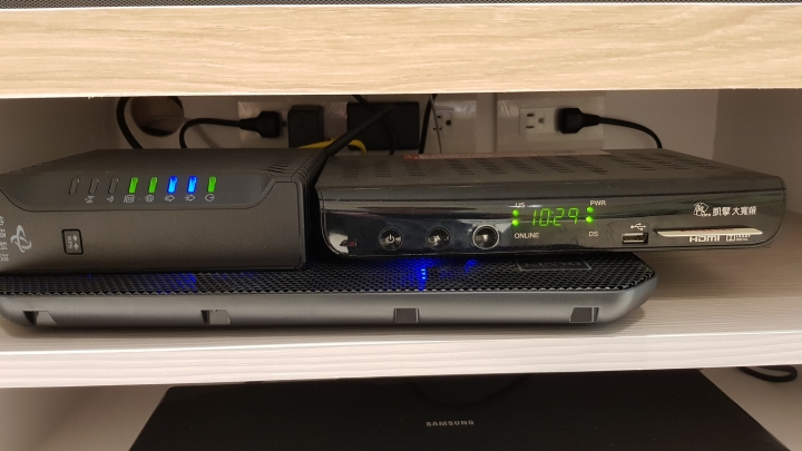 家裡凱擎cable凱勤的網路怎麼接才能讓每層樓可以用