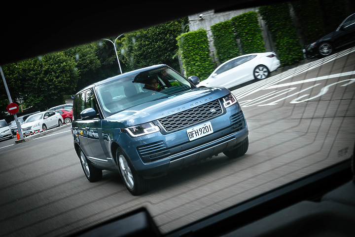 Land Rover Range Rover 初代&四代的美好邂逅 走過半世紀的經典傳承