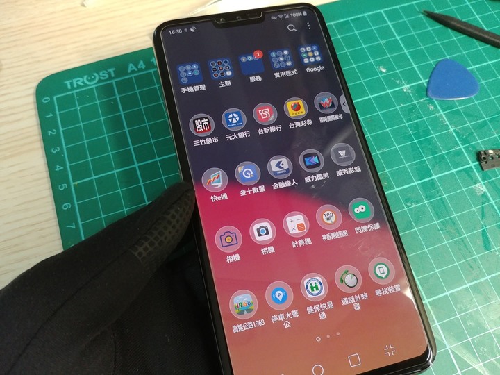 [分享] LG V40改裝4000mah電池