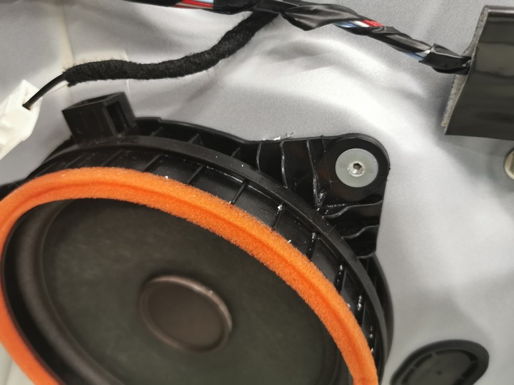 ［改裝文-Part2］Prius 4.5 升級Audison AP6.5 中低音喇叭+DIY拆門飾板圖解及(安卓改機)
