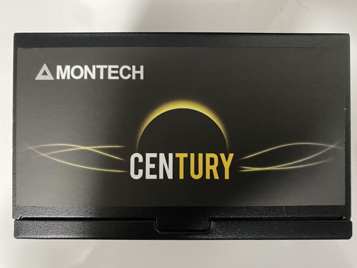 點我看大圖 【簡易開箱】MONTECH 君主CENTURY 創世紀 550W