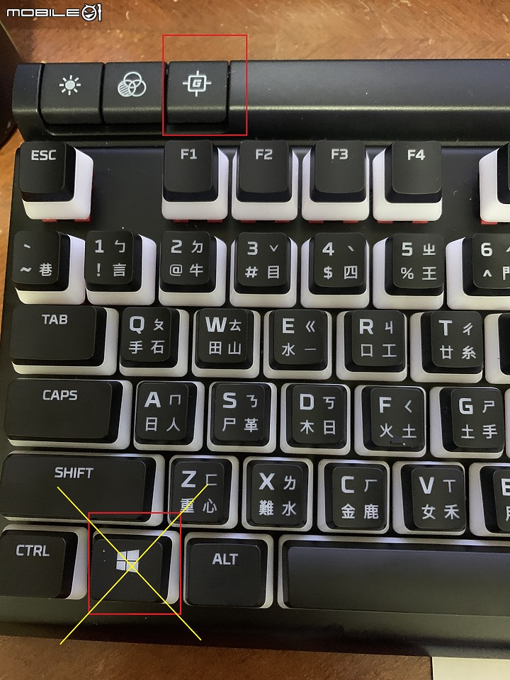 【開箱體驗】閃到心坎裡-HyperX Alloy Elite 2 自家紅軸 RGB電競鍵盤