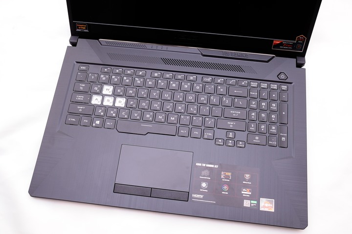 螢幕加大更全能，ASUS TUF Gaming A17 FA706IU 電競筆電開箱測試