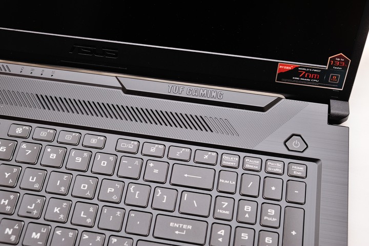 螢幕加大更全能，ASUS TUF Gaming A17 FA706IU 電競筆電開箱測試