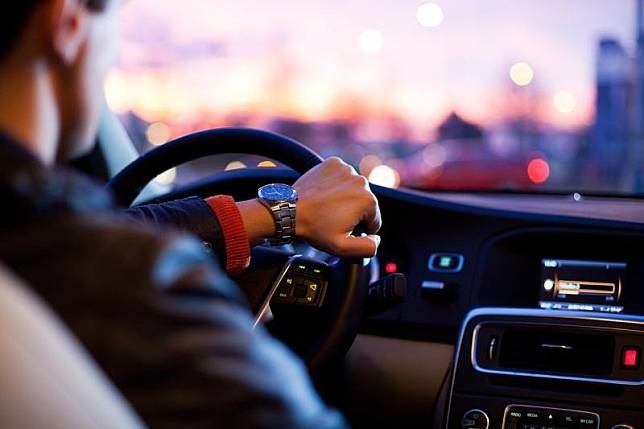 台人開車為何很多都不讓行人?眾曝「真實理由」:超矯情